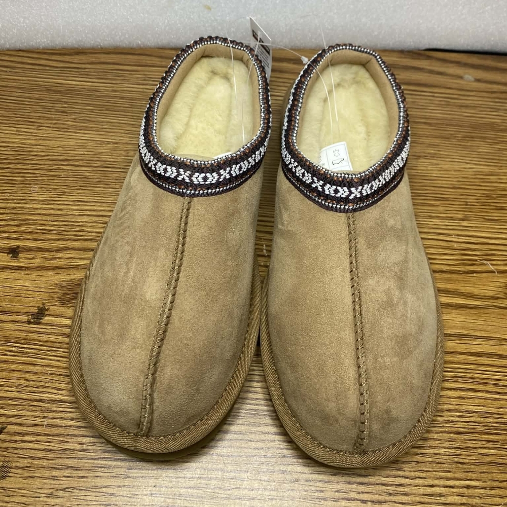 Kirkland Signature Unisex Shearling Slippers (Tan/Black) Men’s 7 Women’s 8 New